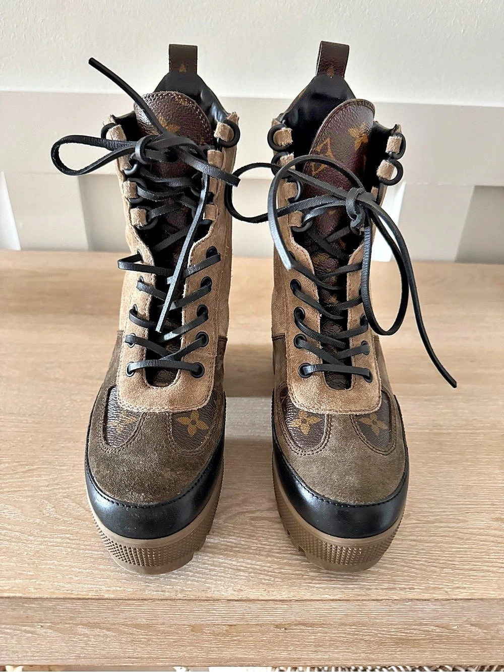 Louis Vuitton Laureate Platform Desert Boot Boots Brown & Black